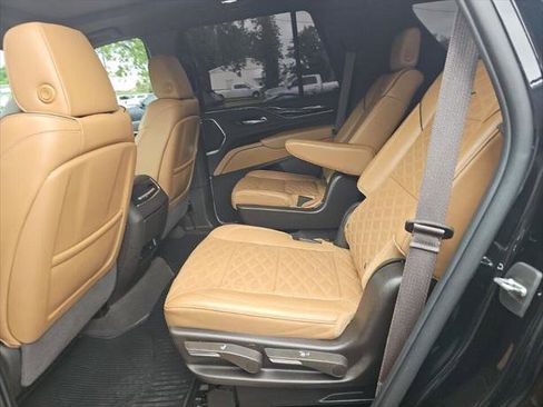 Used 2022 Cadillac Escalade Premium Luxury image 19