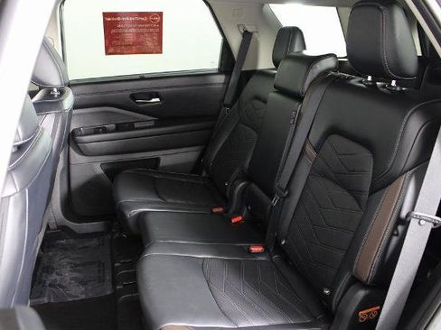 Certified 2023 Nissan Pathfinder Platinum image 16