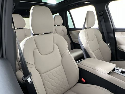 New 2026 Volvo XC90 B6 Plus w/ Protection Package Premier AWD/4WD image 25