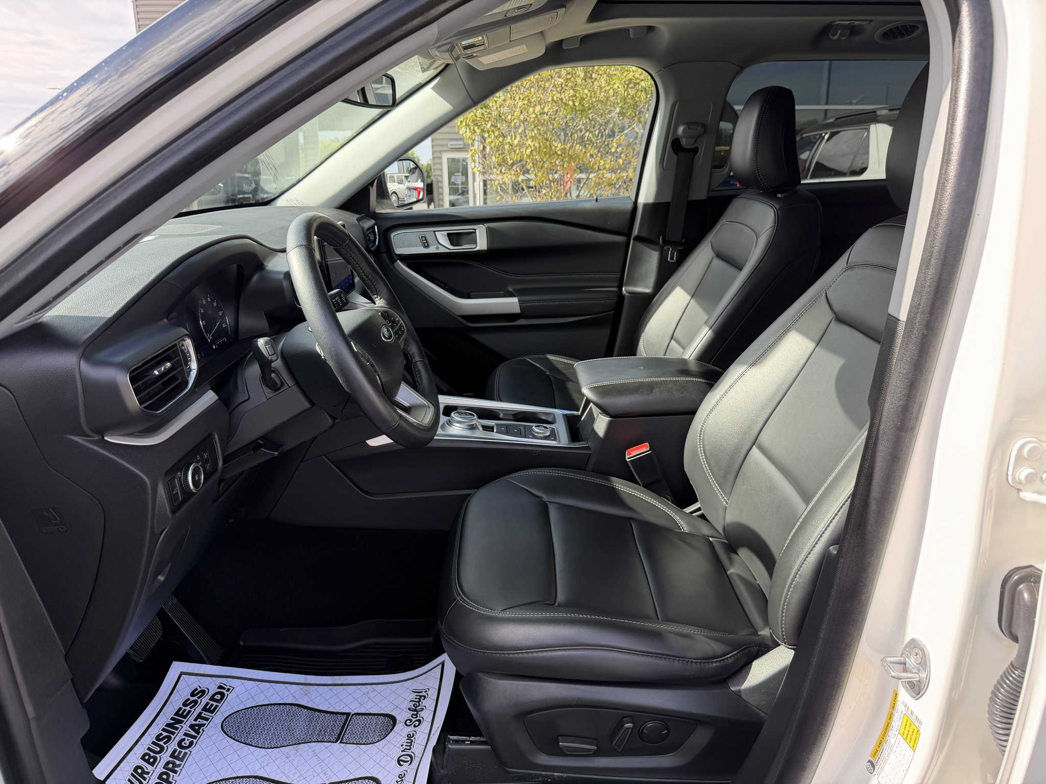 Used 2024 Ford Explorer XLT w/ Equipment Group 202A AWD/4WD image 14