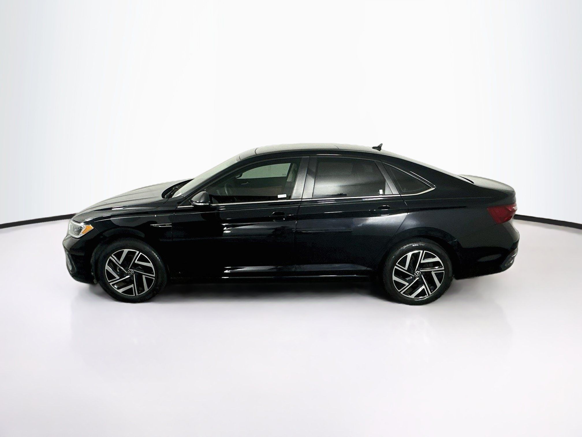 Used 2024 Volkswagen Jetta SEL FWD image 4