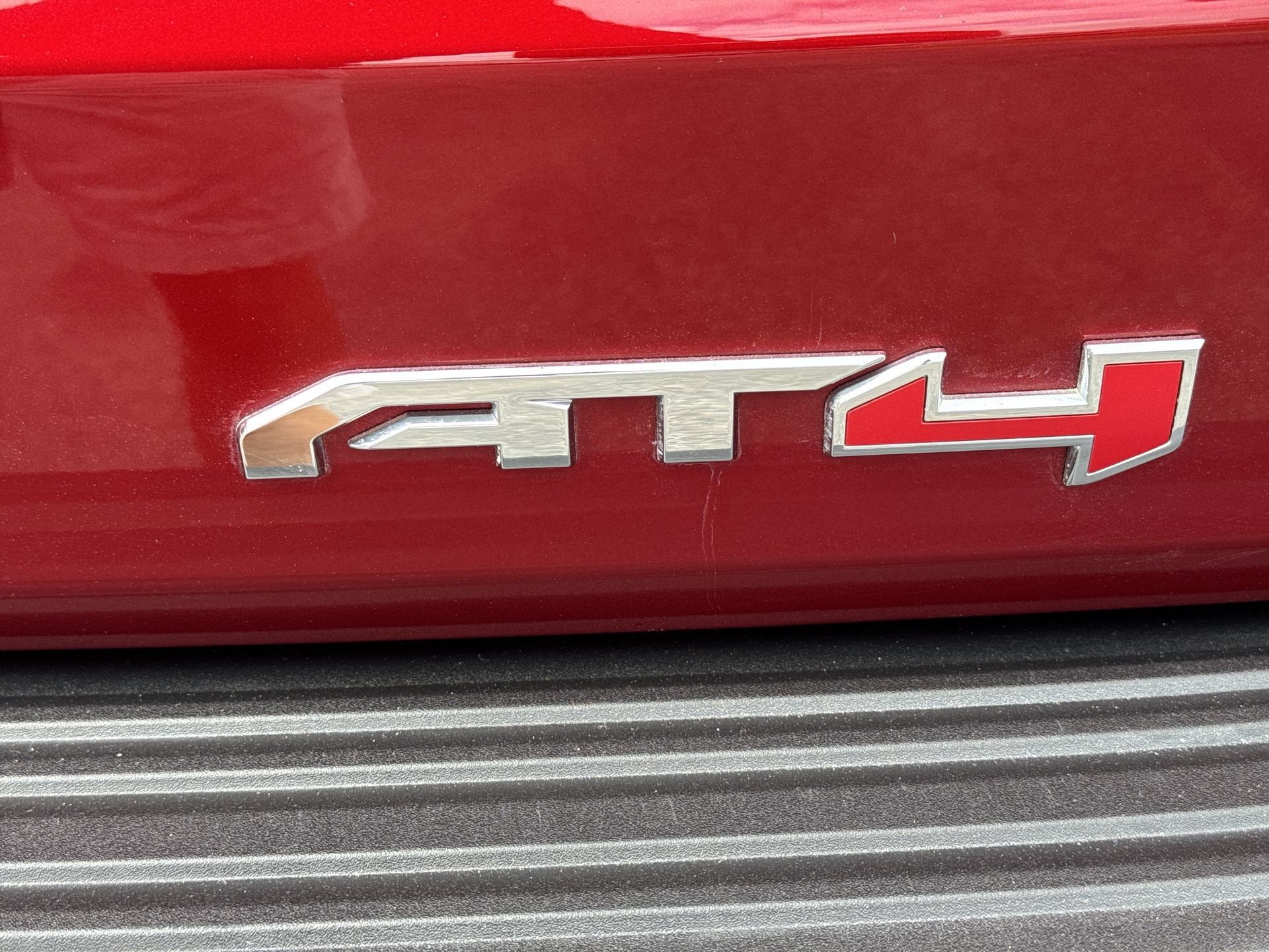 Certified 2024 GMC Yukon AT4 w/ AT4 Premium Package AWD/4WD image 33