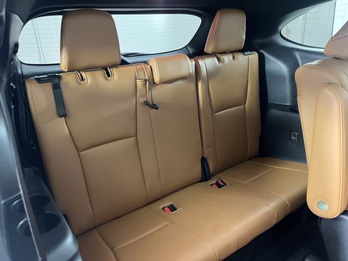 Used 2021 Toyota Highlander Platinum image 27
