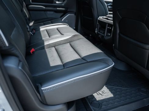 New 2026 RAM 1500 Laramie AWD/4WD image 39