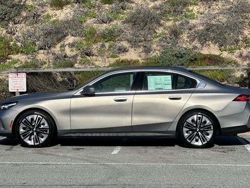 New 2026 BMW 530i RWD image 5