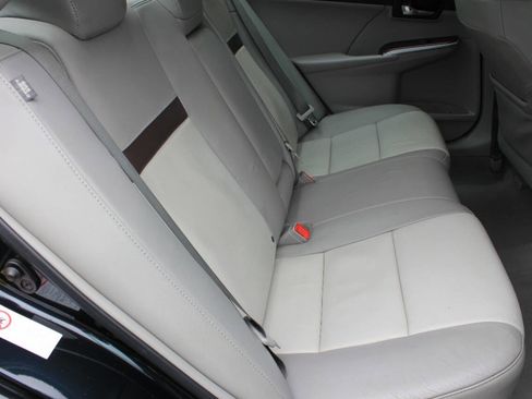 Used 2012 Toyota Camry XLE FWD image 16