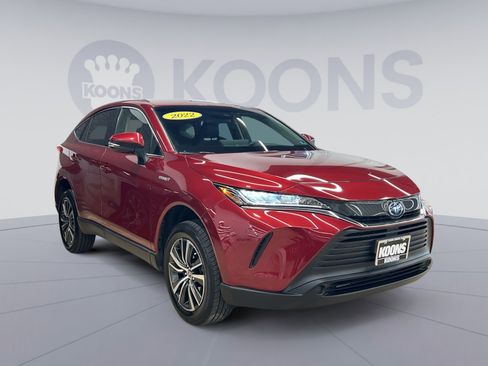 Used 2021 Toyota Venza LE w/ Carpet Mat Package (TMS) image 7