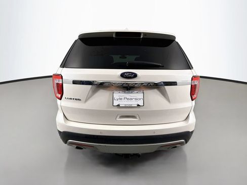 Used 2017 Ford Explorer Limited w/ Equipment Group 303A AWD/4WD image 10