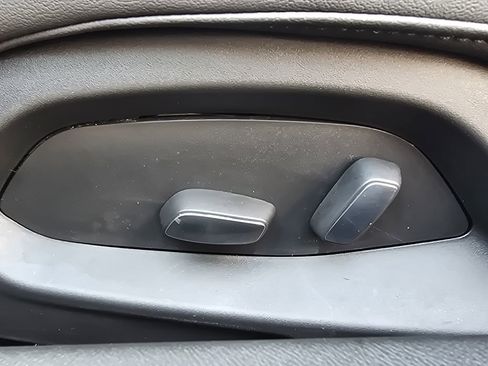 Certified 2023 Chevrolet Corvette Stingray Coupe w/ Z51 Performance Package image 21