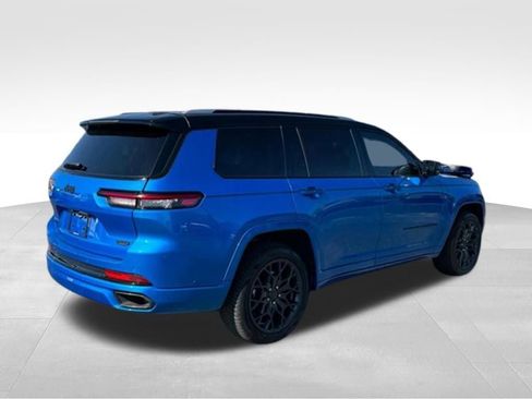 Used 2023 Jeep Grand Cherokee L Summit AWD/4WD image 7