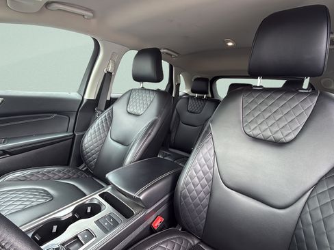 Certified 2024 Ford Edge Titanium AWD/4WD image 18