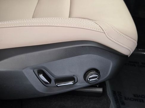 Certified 2026 Volvo XC60 B5 Core AWD/4WD image 23