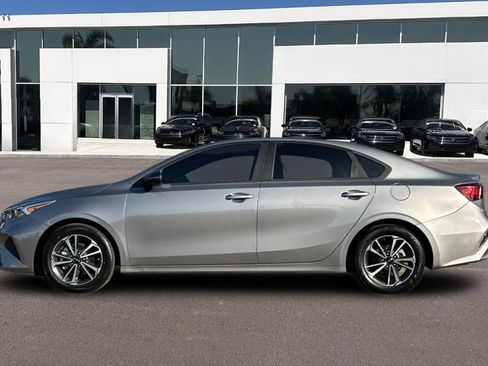 Used 2023 Kia Forte LXS w/ LXS Technology Package image 6