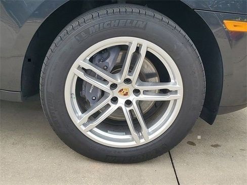 Used 2024 Porsche Macan w/ Premium Plus Package image 14