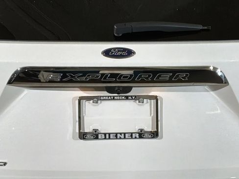 Used 2023 Ford Explorer Limited w/ Limited Technology Package AWD/4WD image 26