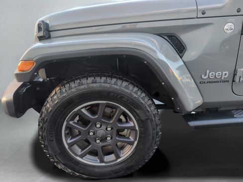 Used 2021 Jeep Gladiator Overland w/ Popular Equipment Package AWD/4WD image 23