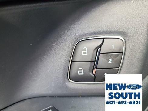 Used 2024 Ford Expedition XLT image 11