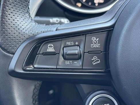 Used 2023 Alfa Romeo Stelvio Veloce image 18