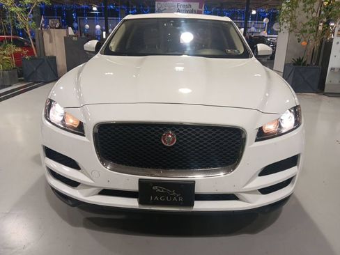Used 2017 Jaguar F-PACE AWD/4WD image 4