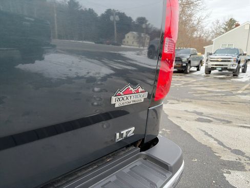 Used 2017 Chevrolet Silverado 2500 LTZ w/ Duramax Plus Package image 18