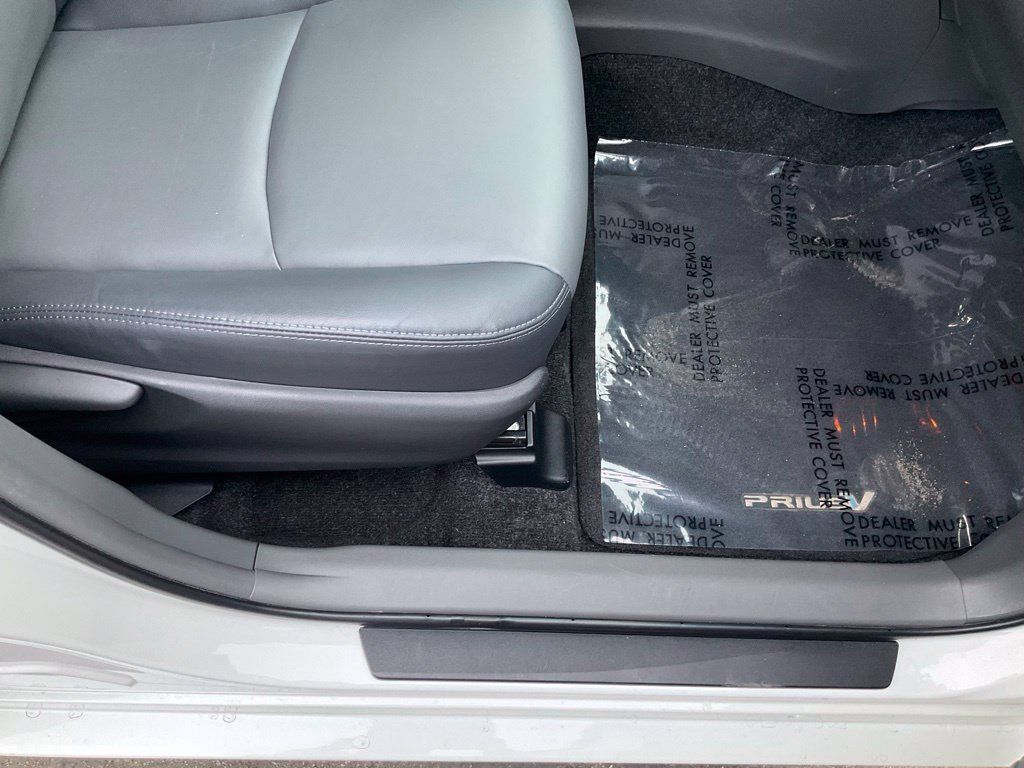 Used 2012 Toyota Prius V Five FWD image 57