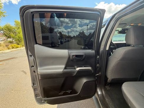 Used 2021 Toyota Tacoma SR5 AWD/4WD image 16