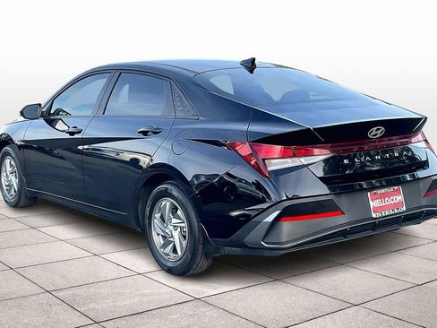 Used 2024 Hyundai Elantra SE image 14