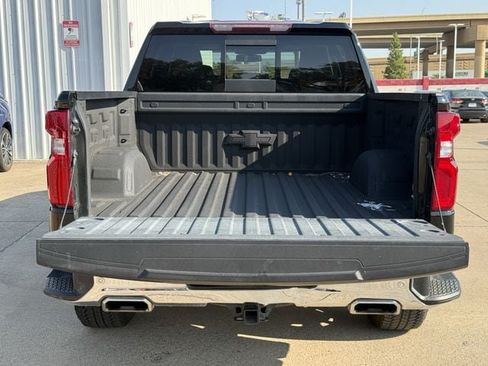 Used 2021 Chevrolet Silverado 1500 LTZ AWD/4WD image 34
