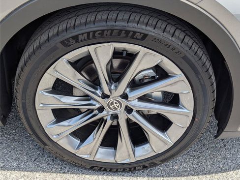 Used 2023 Toyota Crown w/ Advanced Technology Package AWD/4WD image 10