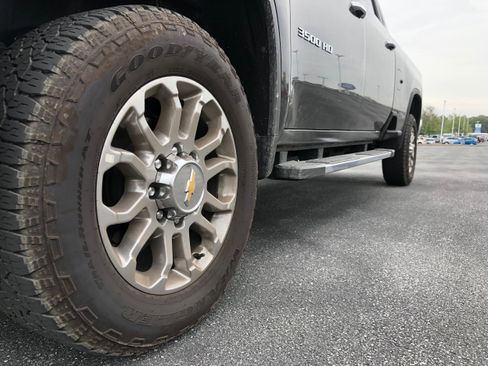 Used 2025 Chevrolet Silverado 3500 LTZ image 20