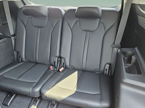 Used 2023 Kia Sorento SX FWD image 9