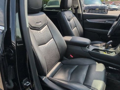 Used 2018 Cadillac XT5 Luxury w/ Driver Awareness Package AWD/4WD image 46