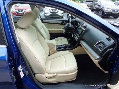 Used 2017 Subaru Legacy 2.5i Premium w/ Moonroof Package AWD/4WD image 20