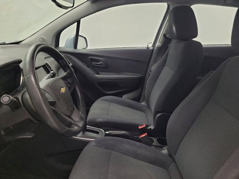 Used 2020 Chevrolet Trax LS FWD image 17