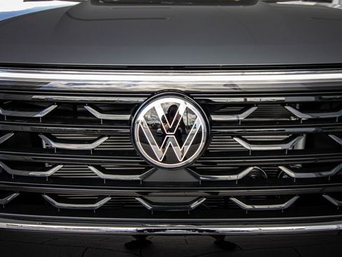 New 2026 Volkswagen Atlas Cross Sport SE FWD image 8