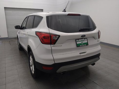 Used 2019 Ford Escape SE image 6