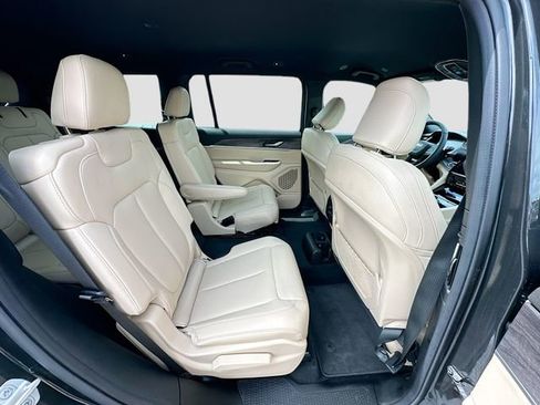 Used 2024 Jeep Grand Cherokee L Limited image 28
