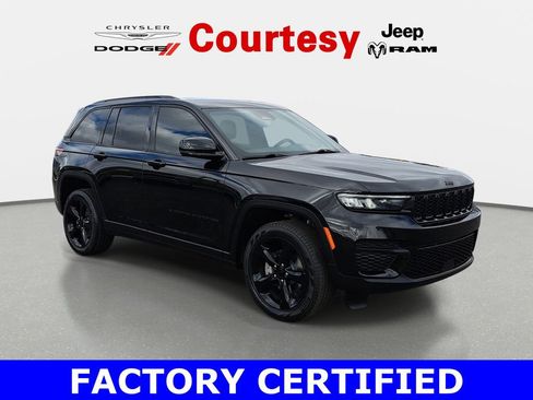 Certified 2023 Jeep Grand Cherokee Altitude AWD/4WD image 1