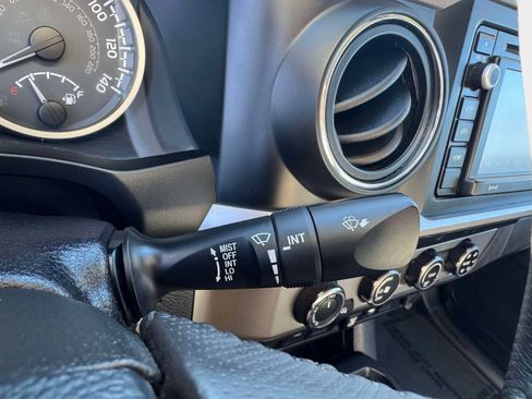 Used 2019 Toyota Tacoma SR5 image 30