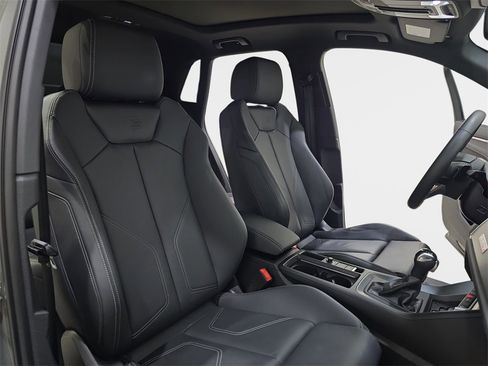 Used 2024 Audi Q3 2.0T Premium Plus w/ Premium Plus Package image 12