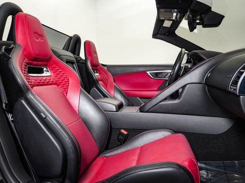 Used 2021 Jaguar F-TYPE R AWD/4WD image 17