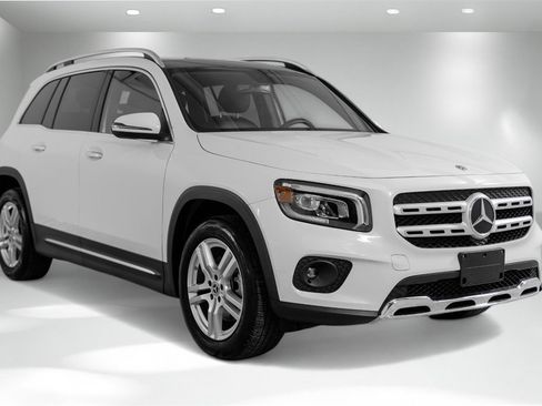 Used 2020 Mercedes-Benz GLB 250 w/ Premium Package image 8