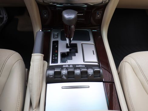 Used 2013 Lexus LX 570 4WD image 71