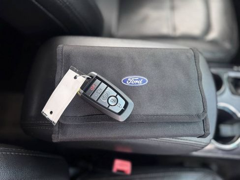 Used 2016 Ford Explorer Limited w/ Equipment Group 301A FWD image 31