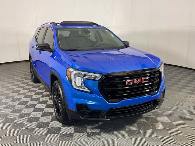 Used 2024 GMC Terrain SLE w/ Driver Convenience Package AWD/4WD image 3