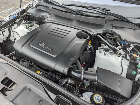 Used 2023 Land Rover Discovery S R-Dynamic image 49