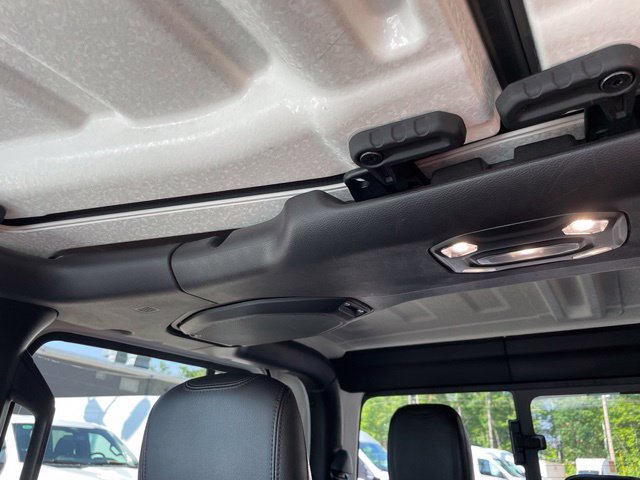 Used 2021 Jeep Gladiator Rubicon AWD/4WD image 46