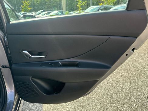 New 2025 Hyundai Elantra SE image 14