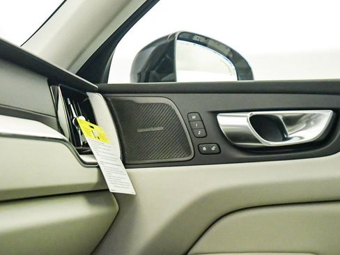 New 2026 Volvo XC60 B5 Ultra w/ Protection Package Premier image 23