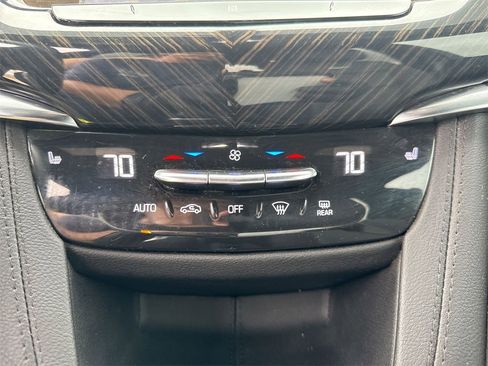 Used 2021 Cadillac XT6 Premium Luxury image 25